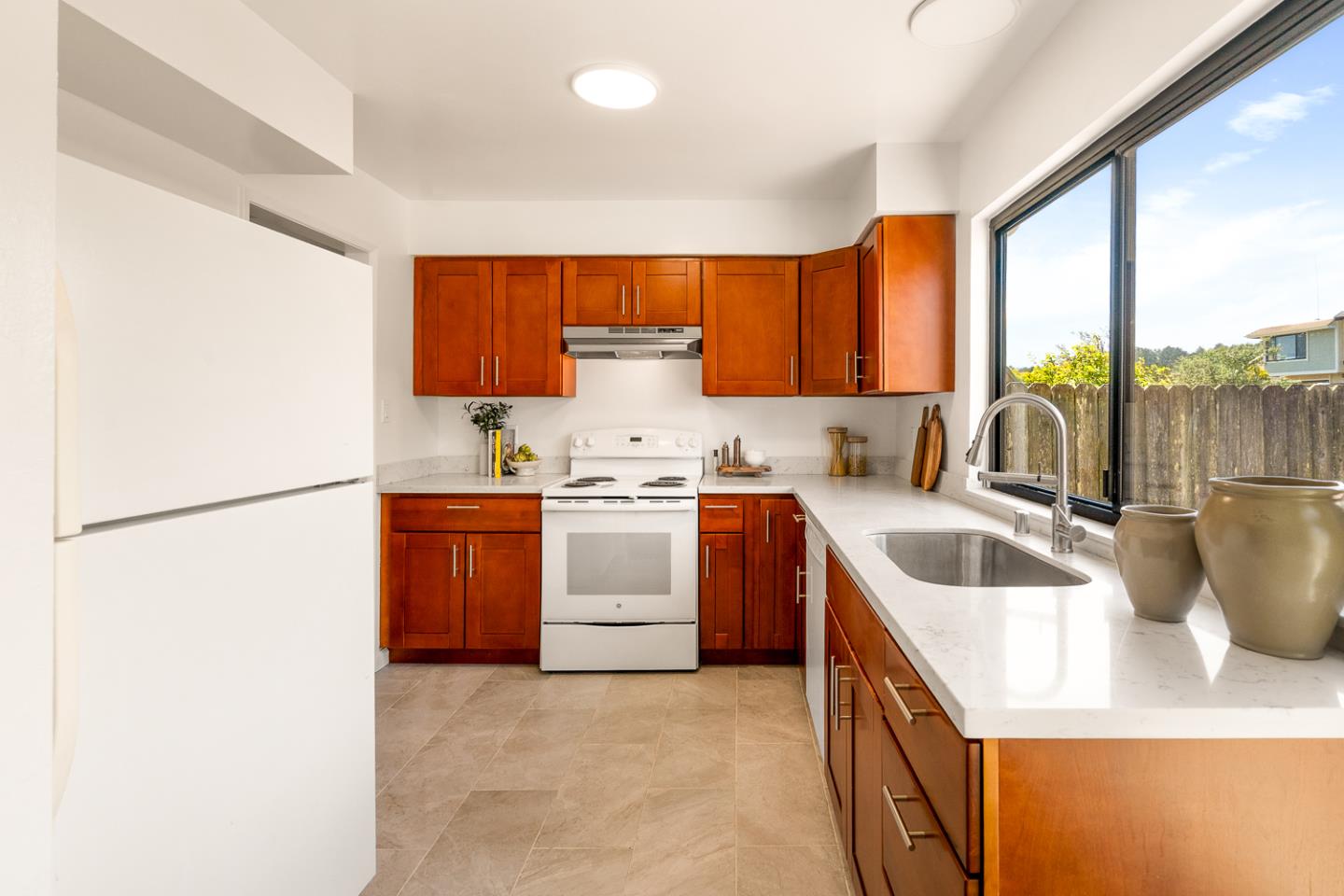Detail Gallery Image 12 of 37 For 3637 Bettman Way, South San Francisco,  CA 94080 - 3 Beds | 2 Baths