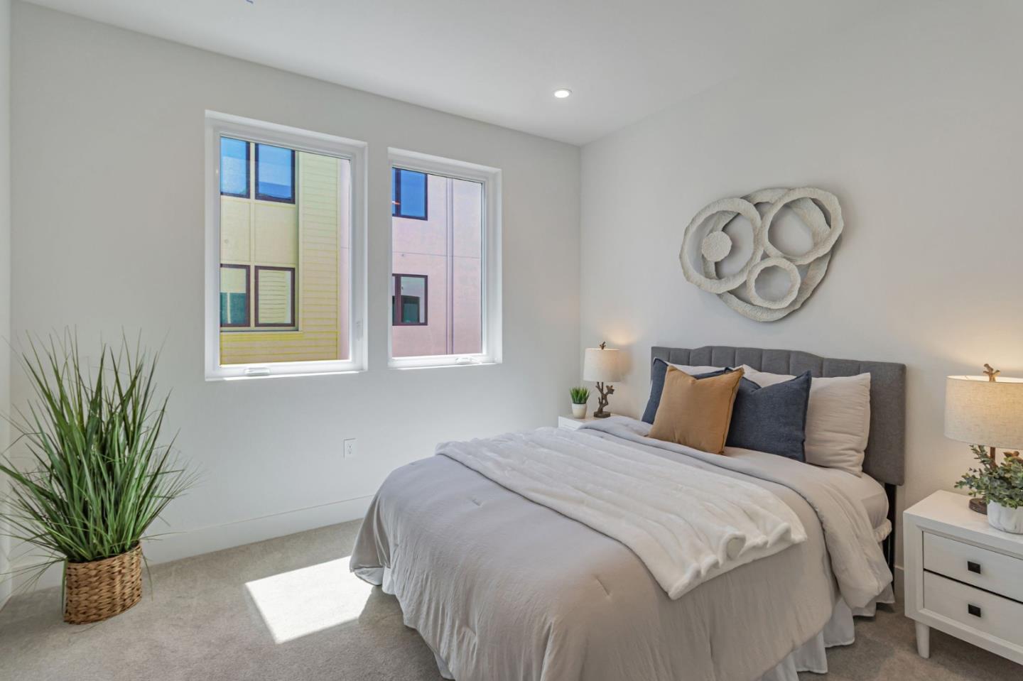 Detail Gallery Image 12 of 23 For 1131 Esther Ct, Palo Alto,  CA 94303 - 3 Beds | 3 Baths