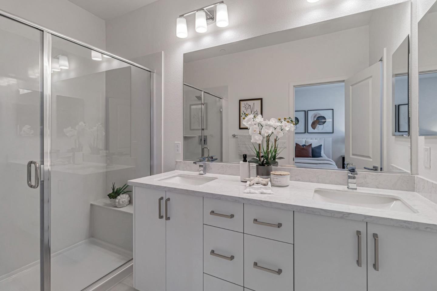 Detail Gallery Image 21 of 23 For 1131 Esther Ct, Palo Alto,  CA 94303 - 3 Beds | 3 Baths