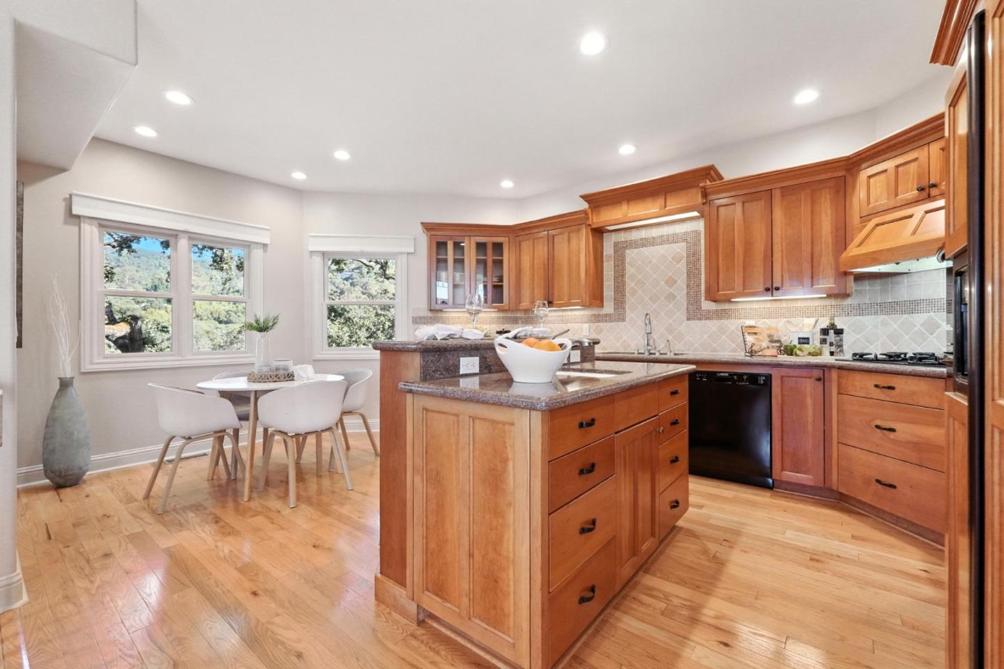 Detail Gallery Image 4 of 74 For 157 Central Ave, Los Gatos,  CA 95030 - 4 Beds | 3 Baths