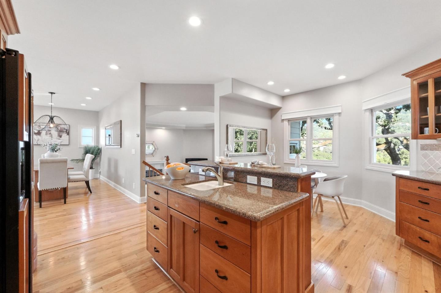 Detail Gallery Image 8 of 74 For 157 Central Ave, Los Gatos,  CA 95030 - 4 Beds | 3 Baths