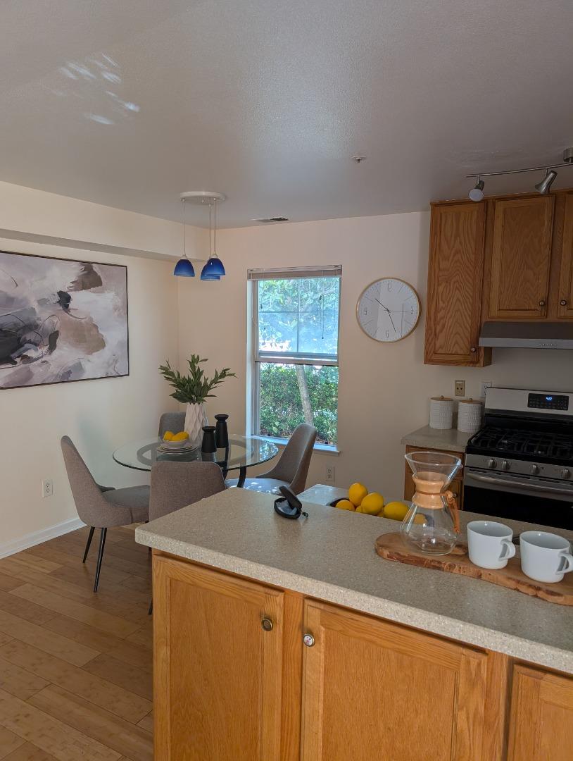 Detail Gallery Image 17 of 18 For 805 N San Antonio Rd, Los Altos,  CA 94022 - 3 Beds | 2 Baths