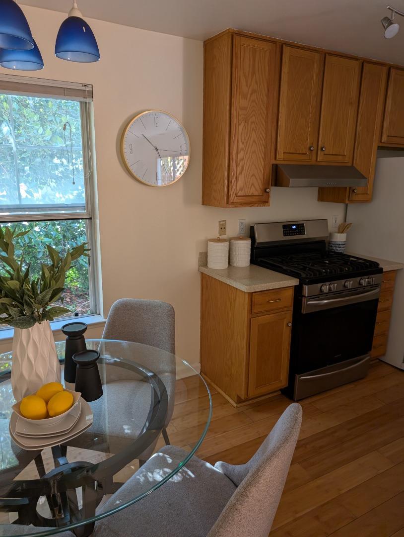 Detail Gallery Image 3 of 18 For 805 N San Antonio Rd, Los Altos,  CA 94022 - 3 Beds | 2 Baths