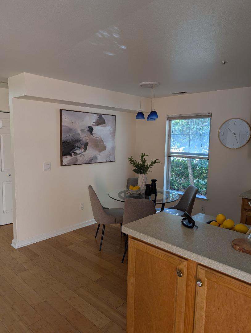 Detail Gallery Image 5 of 18 For 805 N San Antonio Rd, Los Altos,  CA 94022 - 3 Beds | 2 Baths