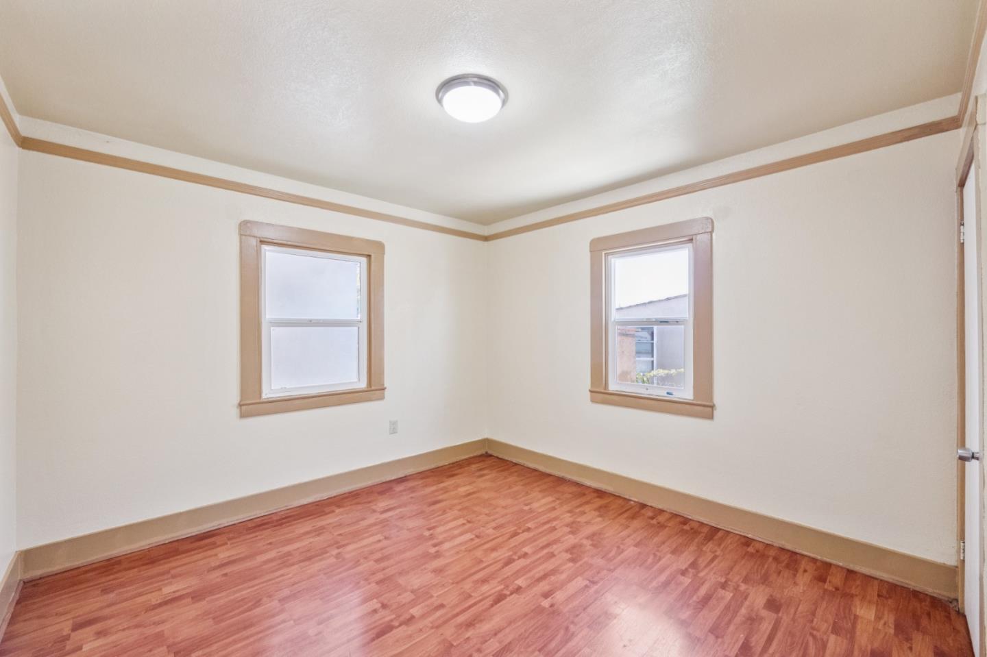 Detail Gallery Image 12 of 23 For 1460 80th Ave, Oakland,  CA 94621 - 4 Beds | 1 Baths