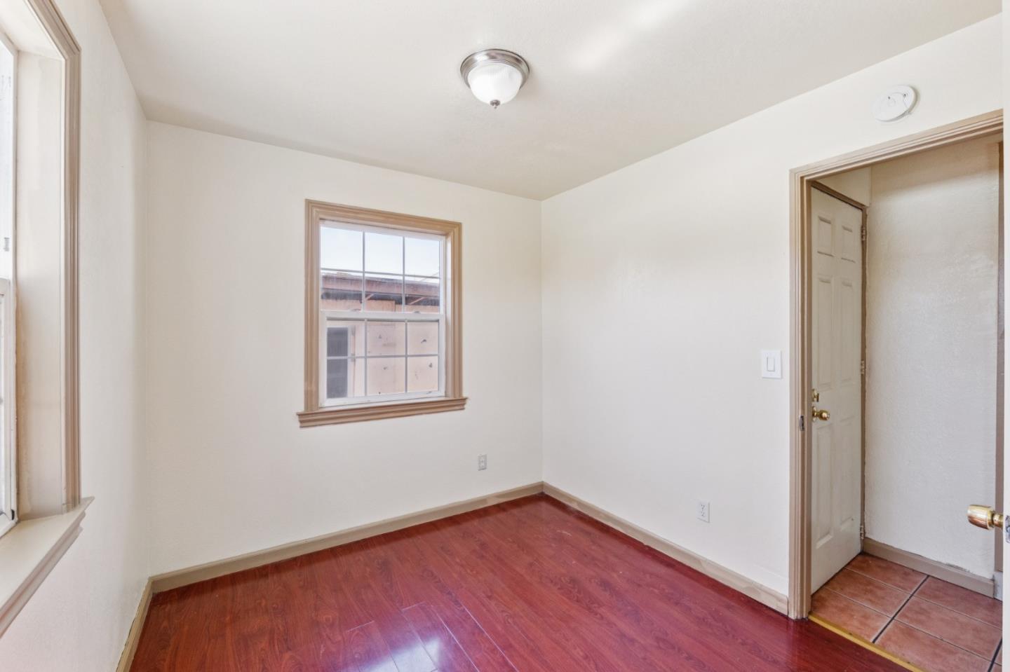 Detail Gallery Image 14 of 23 For 1460 80th Ave, Oakland,  CA 94621 - 4 Beds | 1 Baths