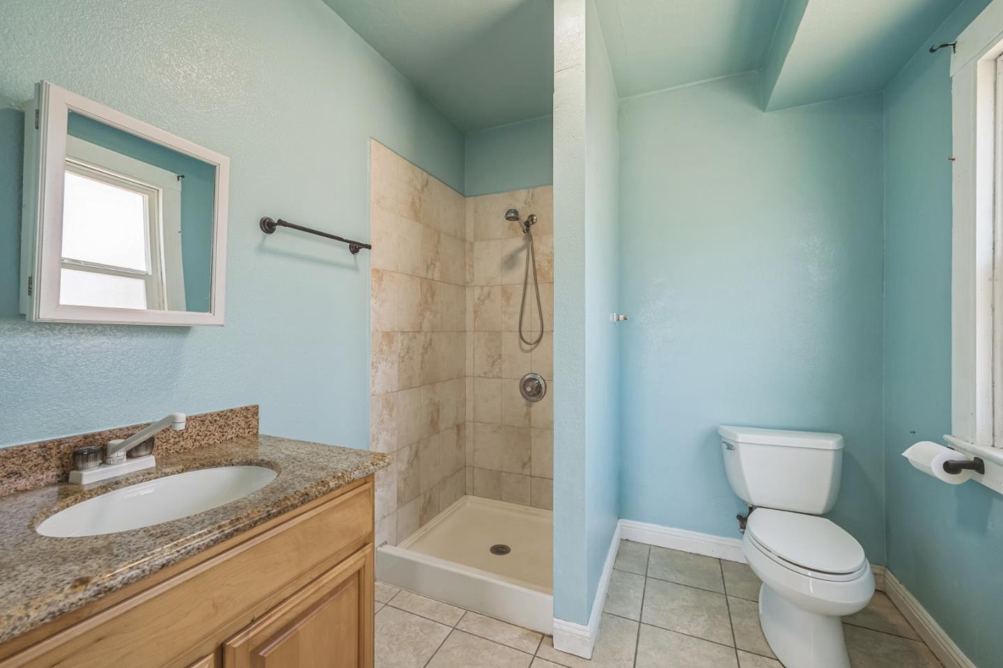 Detail Gallery Image 19 of 23 For 1460 80th Ave, Oakland,  CA 94621 - 4 Beds | 1 Baths