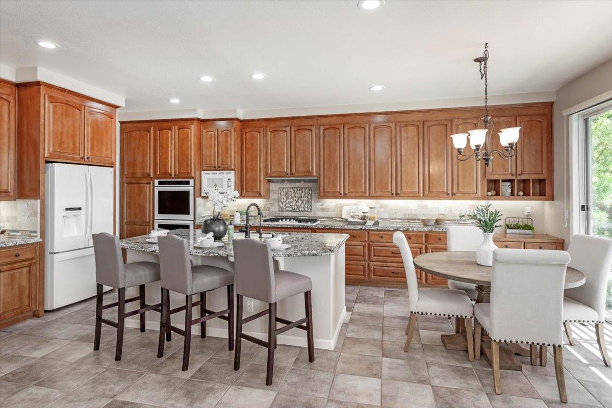Detail Gallery Image 12 of 48 For 5433 Vicenza Way, San Jose,  CA 95138 - 4 Beds | 4/1 Baths
