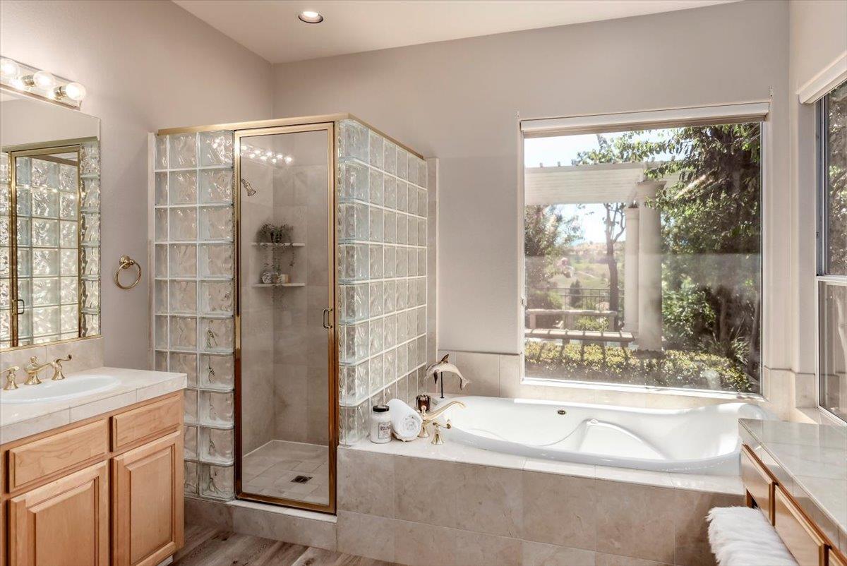 Detail Gallery Image 19 of 48 For 5433 Vicenza Way, San Jose,  CA 95138 - 4 Beds | 4/1 Baths