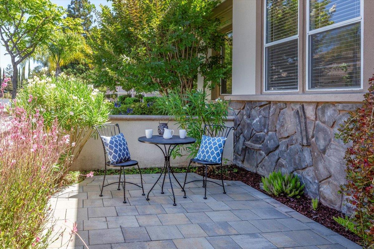 Detail Gallery Image 7 of 48 For 5433 Vicenza Way, San Jose,  CA 95138 - 4 Beds | 4/1 Baths