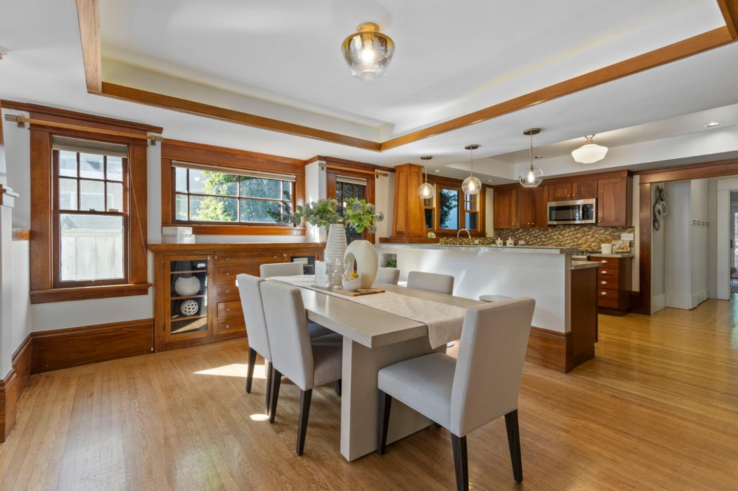 Detail Gallery Image 16 of 65 For 221 Grand St, Redwood City,  CA 94062 - 3 Beds | 2 Baths