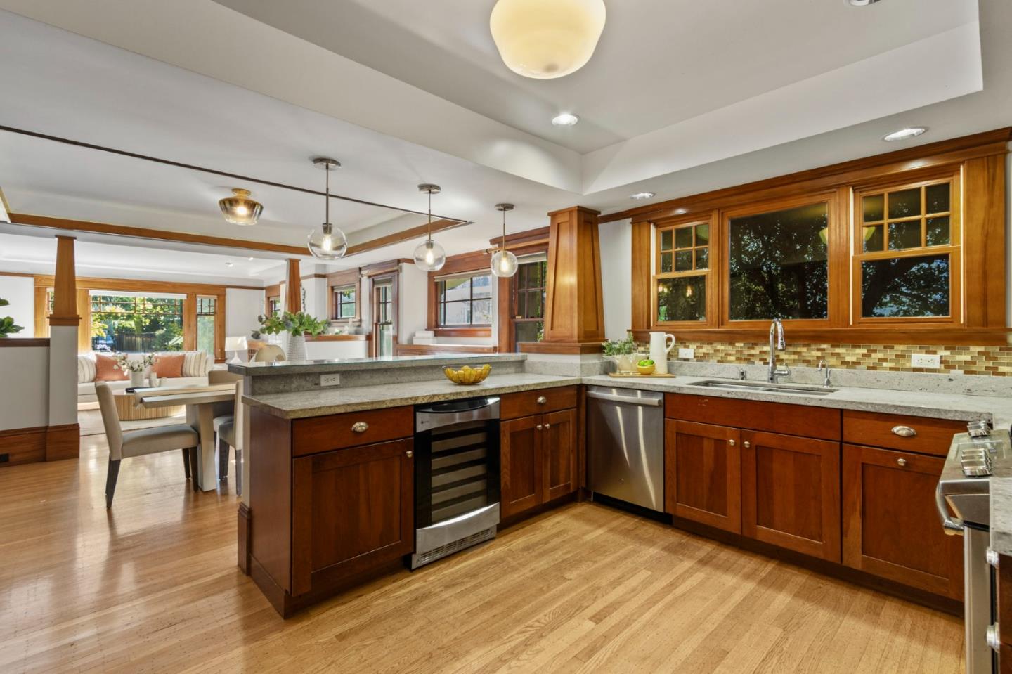 Detail Gallery Image 24 of 65 For 221 Grand St, Redwood City,  CA 94062 - 3 Beds | 2 Baths