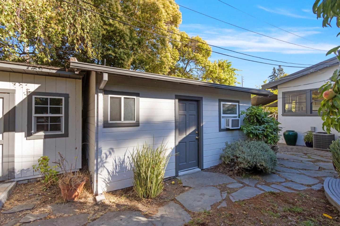 Detail Gallery Image 42 of 65 For 221 Grand St, Redwood City,  CA 94062 - 3 Beds | 2 Baths