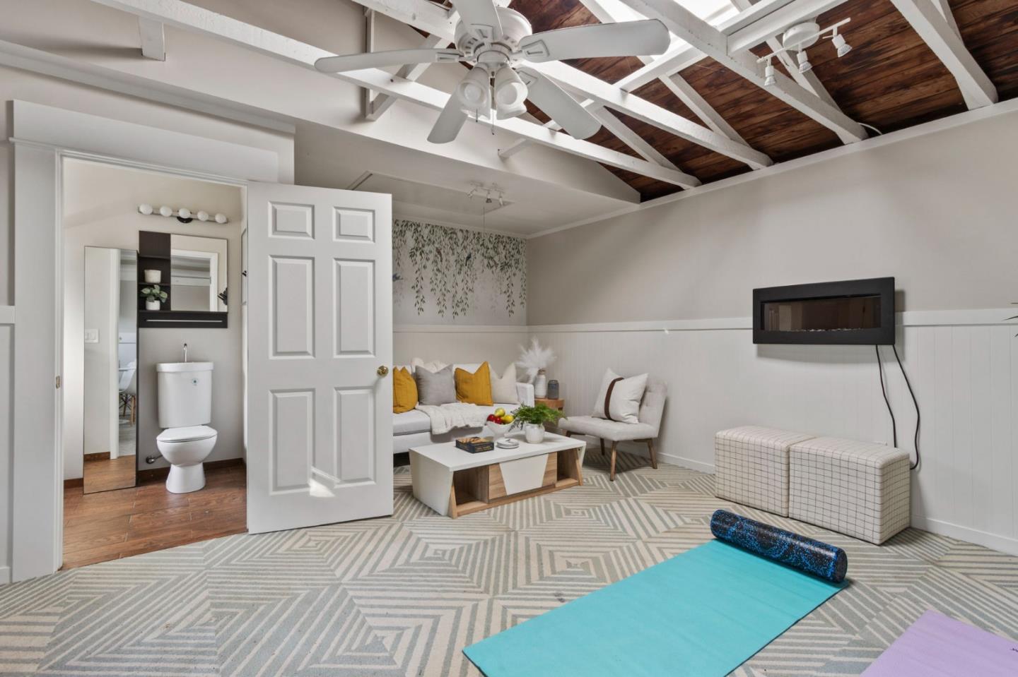 Detail Gallery Image 44 of 65 For 221 Grand St, Redwood City,  CA 94062 - 3 Beds | 2 Baths