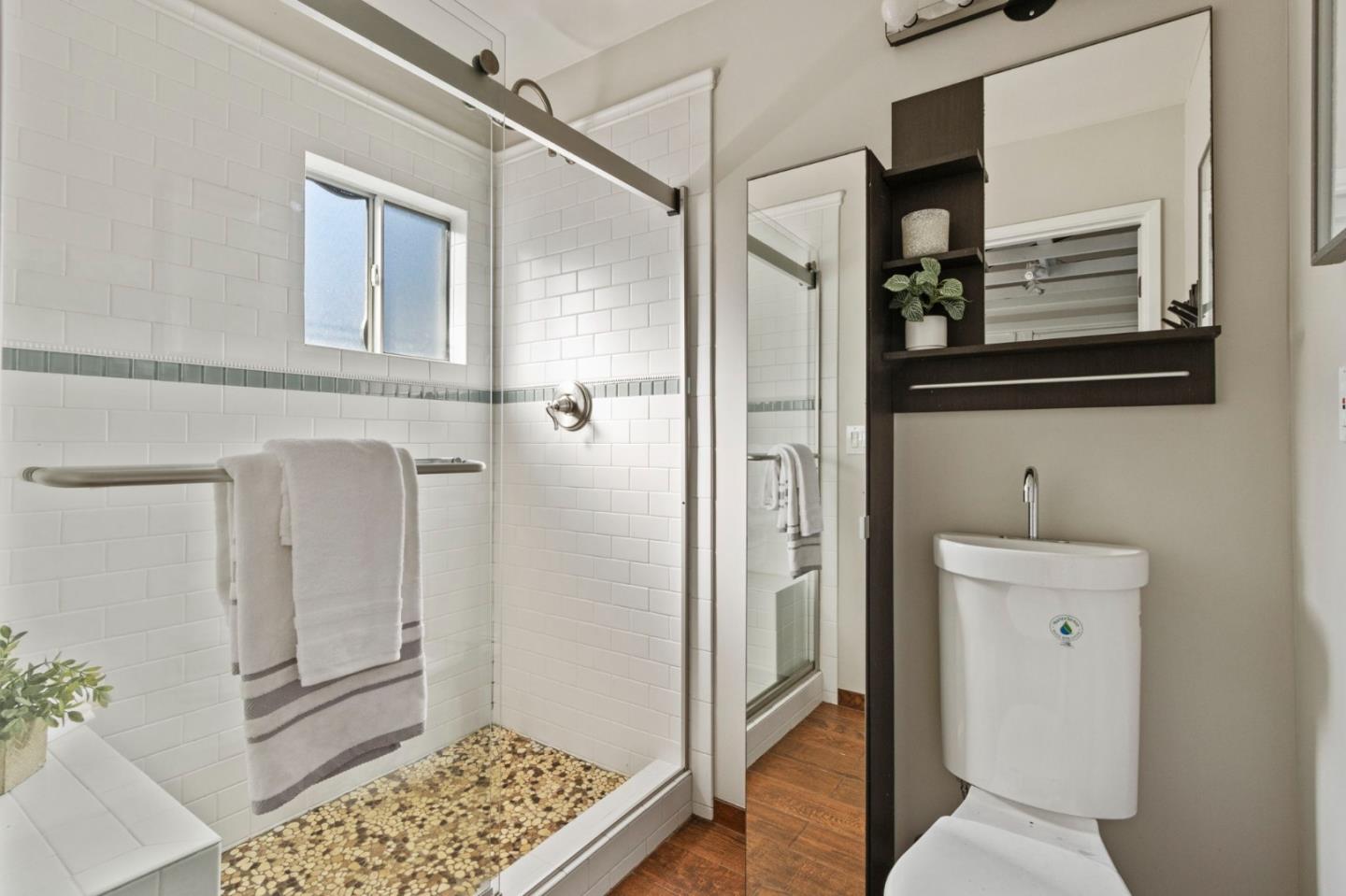 Detail Gallery Image 48 of 65 For 221 Grand St, Redwood City,  CA 94062 - 3 Beds | 2 Baths