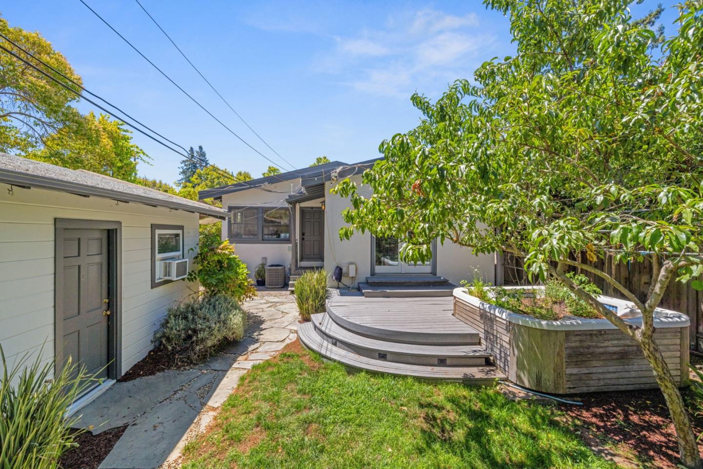 Detail Gallery Image 52 of 65 For 221 Grand St, Redwood City,  CA 94062 - 3 Beds | 2 Baths