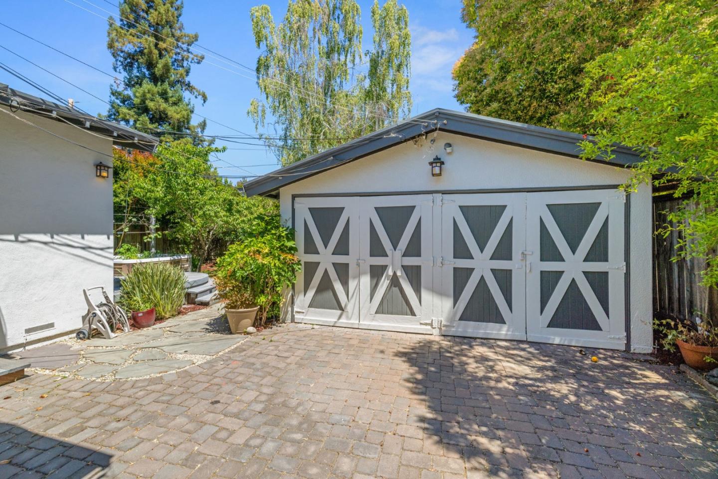 Detail Gallery Image 55 of 65 For 221 Grand St, Redwood City,  CA 94062 - 3 Beds | 2 Baths