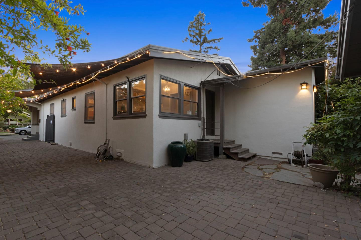 Detail Gallery Image 56 of 65 For 221 Grand St, Redwood City,  CA 94062 - 3 Beds | 2 Baths
