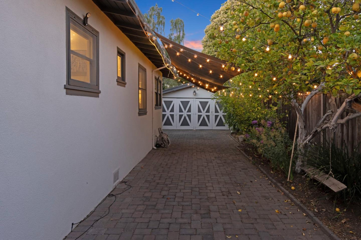 Detail Gallery Image 57 of 65 For 221 Grand St, Redwood City,  CA 94062 - 3 Beds | 2 Baths