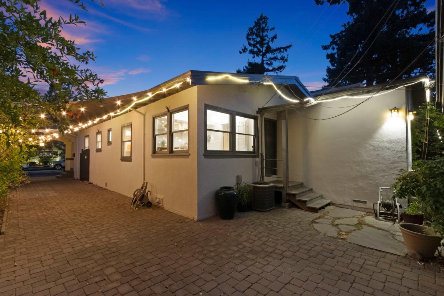 Detail Gallery Image 61 of 65 For 221 Grand St, Redwood City,  CA 94062 - 3 Beds | 2 Baths