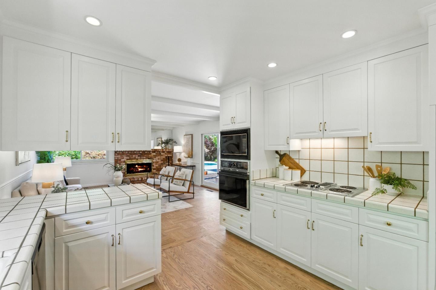 Detail Gallery Image 11 of 43 For 2146 Whipple Ave, Redwood City,  CA 94062 - 4 Beds | 2/1 Baths