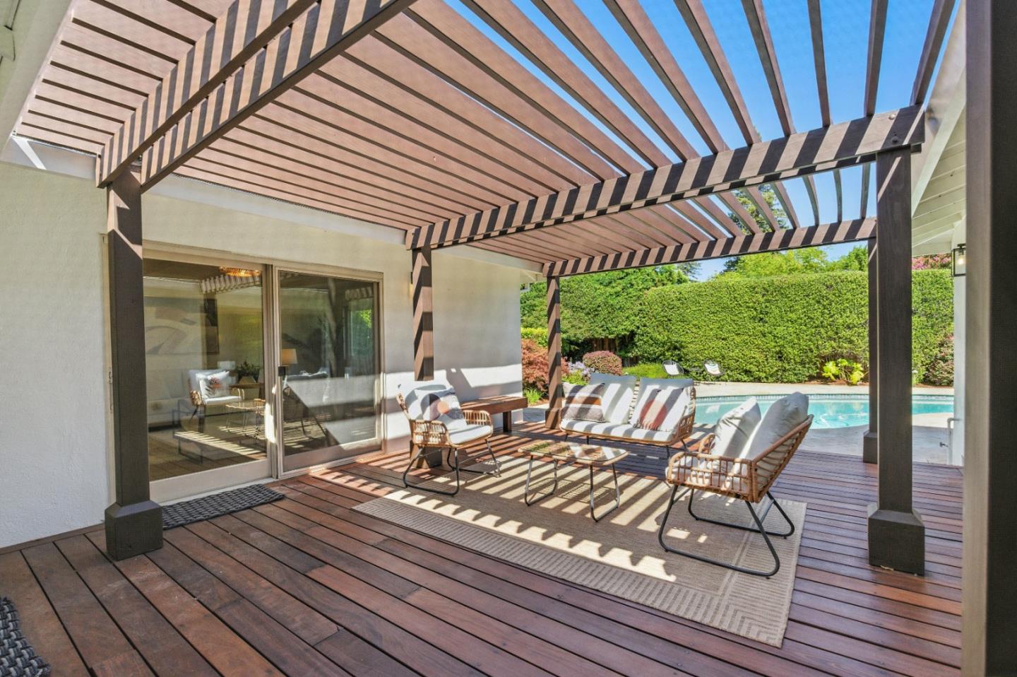 Detail Gallery Image 20 of 43 For 2146 Whipple Ave, Redwood City,  CA 94062 - 4 Beds | 2/1 Baths