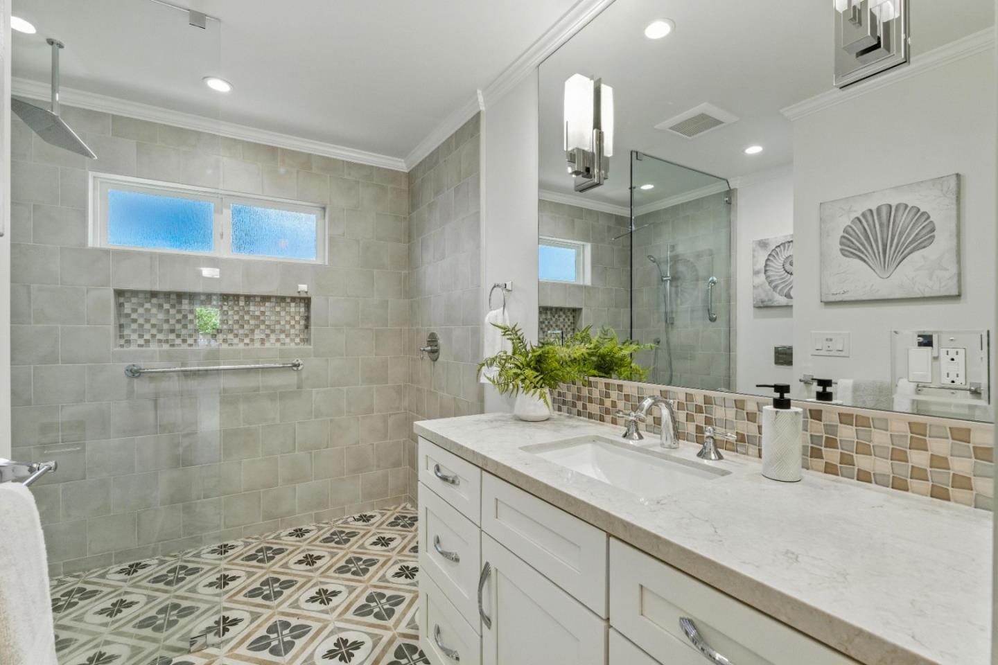 Detail Gallery Image 31 of 43 For 2146 Whipple Ave, Redwood City,  CA 94062 - 4 Beds | 2/1 Baths