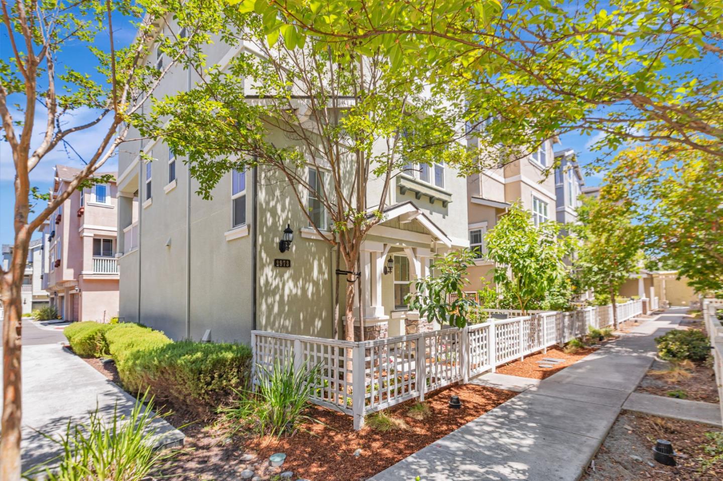 Detail Gallery Image 3 of 48 For 2973 Pescadero Ter, Fremont,  CA 94538 - 3 Beds | 2/2 Baths