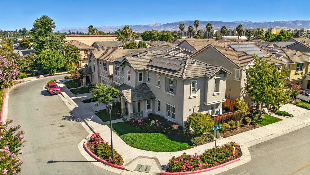 Detail Gallery Image 2 of 33 For 6640 Tecate Ln, Gilroy,  CA 95020 - 3 Beds | 2/1 Baths