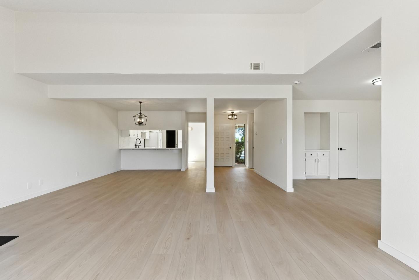 Detail Gallery Image 13 of 85 For 10 Azalea Ln, San Carlos,  CA 94070 - 2 Beds | 2/1 Baths