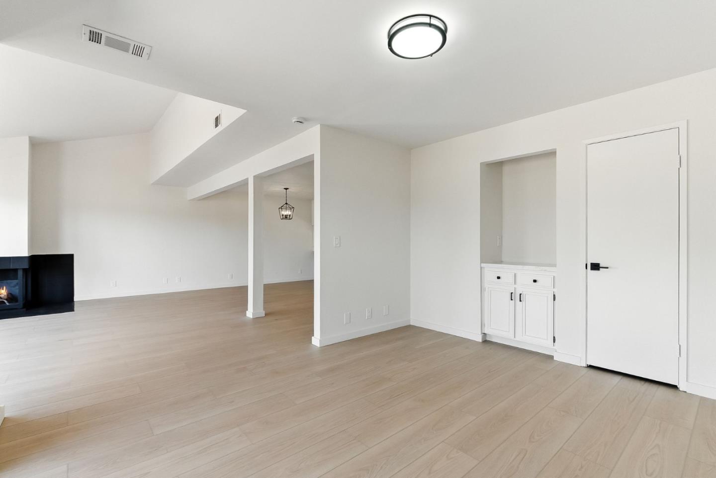 Detail Gallery Image 15 of 85 For 10 Azalea Ln, San Carlos,  CA 94070 - 2 Beds | 2/1 Baths