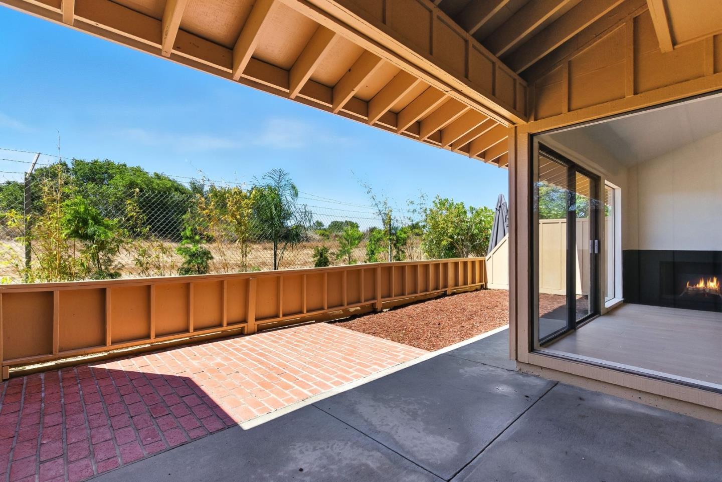 Detail Gallery Image 18 of 85 For 10 Azalea Ln, San Carlos,  CA 94070 - 2 Beds | 2/1 Baths