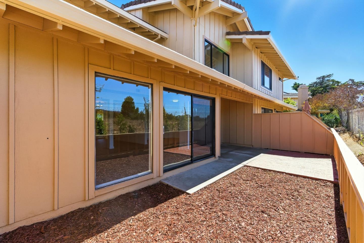 Detail Gallery Image 20 of 85 For 10 Azalea Ln, San Carlos,  CA 94070 - 2 Beds | 2/1 Baths