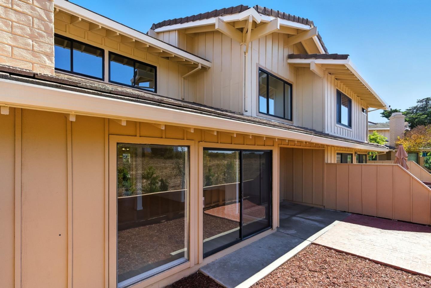 Detail Gallery Image 21 of 85 For 10 Azalea Ln, San Carlos,  CA 94070 - 2 Beds | 2/1 Baths