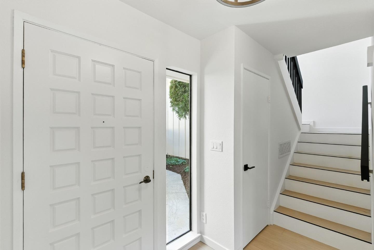 Detail Gallery Image 34 of 85 For 10 Azalea Ln, San Carlos,  CA 94070 - 2 Beds | 2/1 Baths