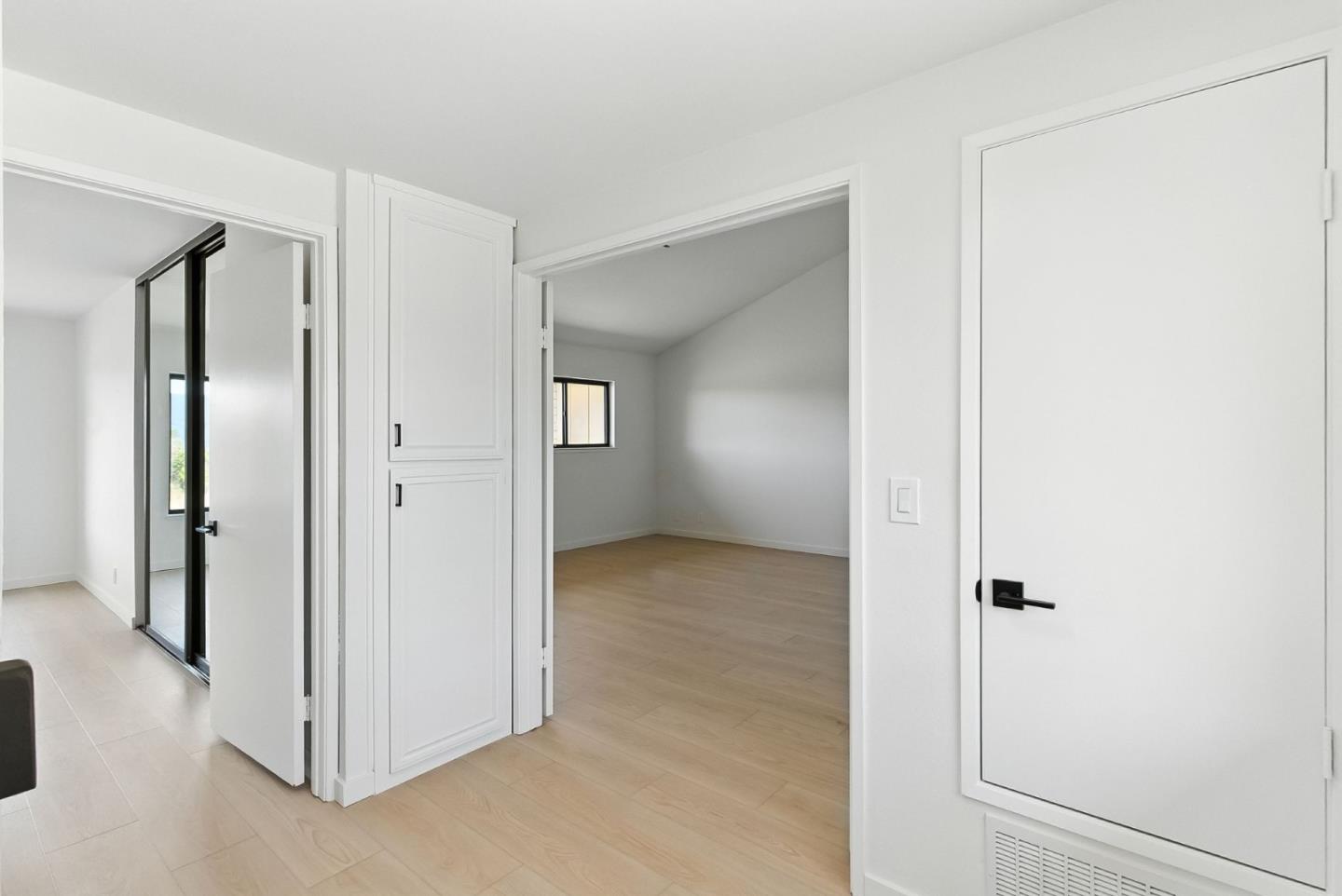 Detail Gallery Image 39 of 85 For 10 Azalea Ln, San Carlos,  CA 94070 - 2 Beds | 2/1 Baths