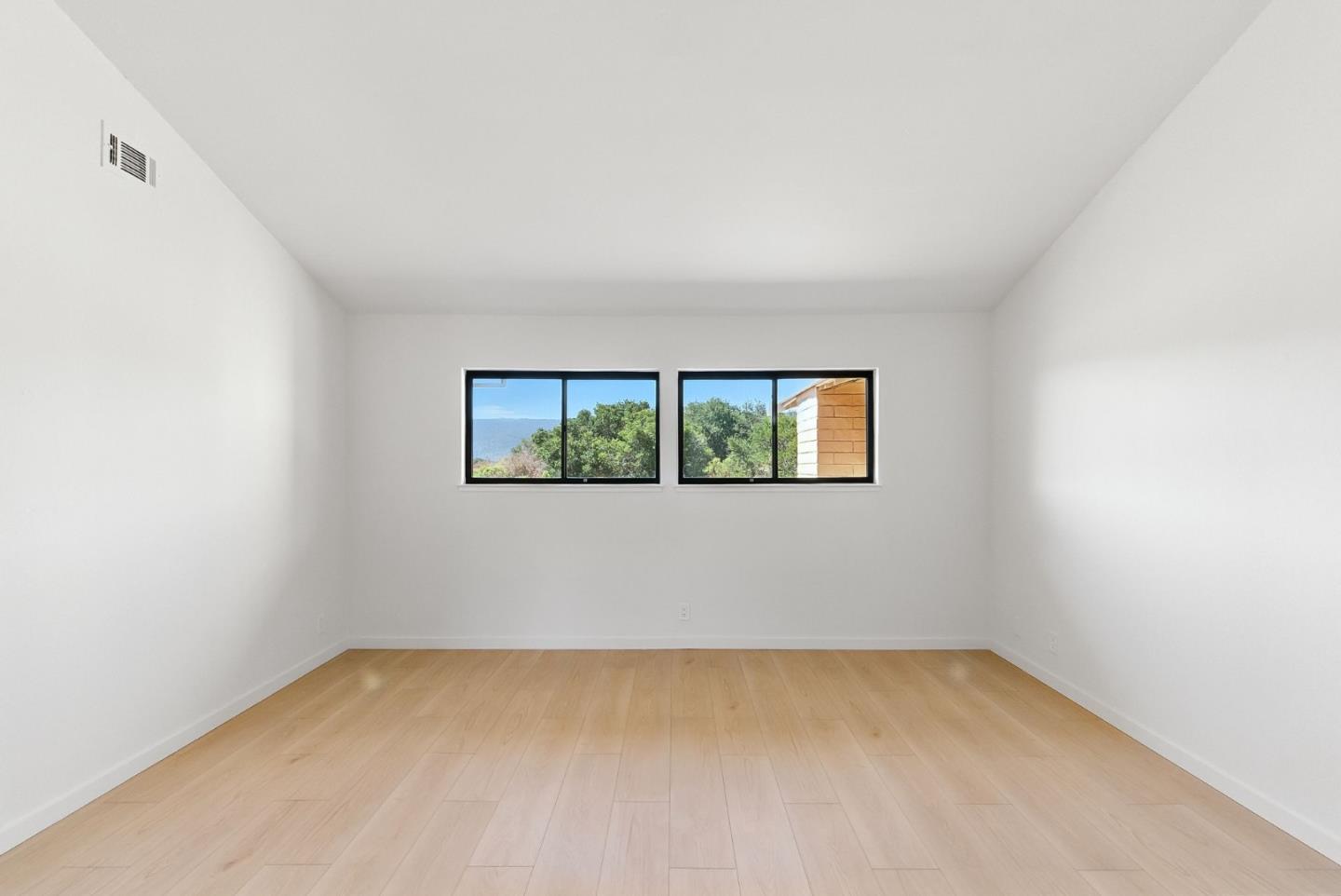 Detail Gallery Image 42 of 85 For 10 Azalea Ln, San Carlos,  CA 94070 - 2 Beds | 2/1 Baths