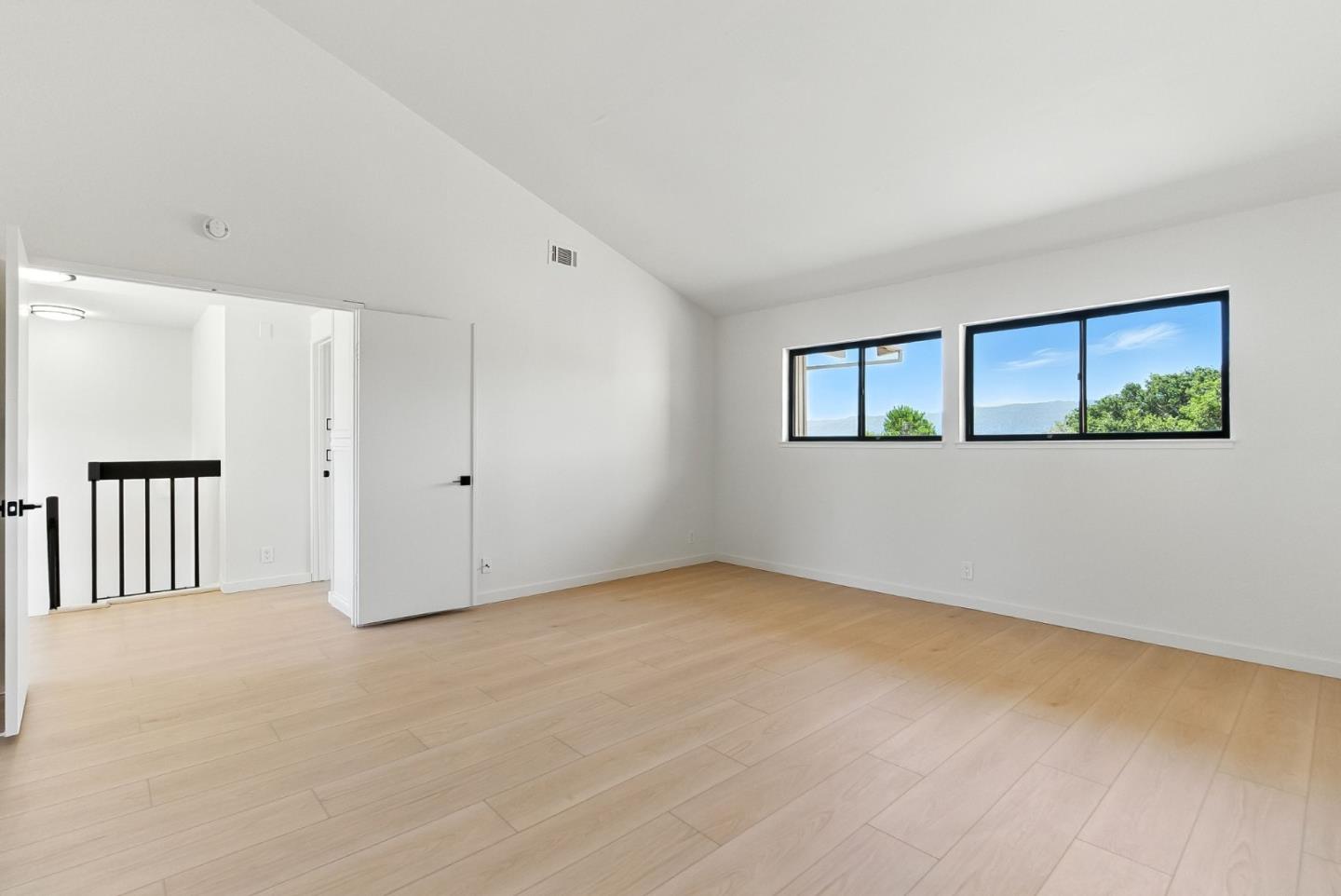 Detail Gallery Image 49 of 85 For 10 Azalea Ln, San Carlos,  CA 94070 - 2 Beds | 2/1 Baths