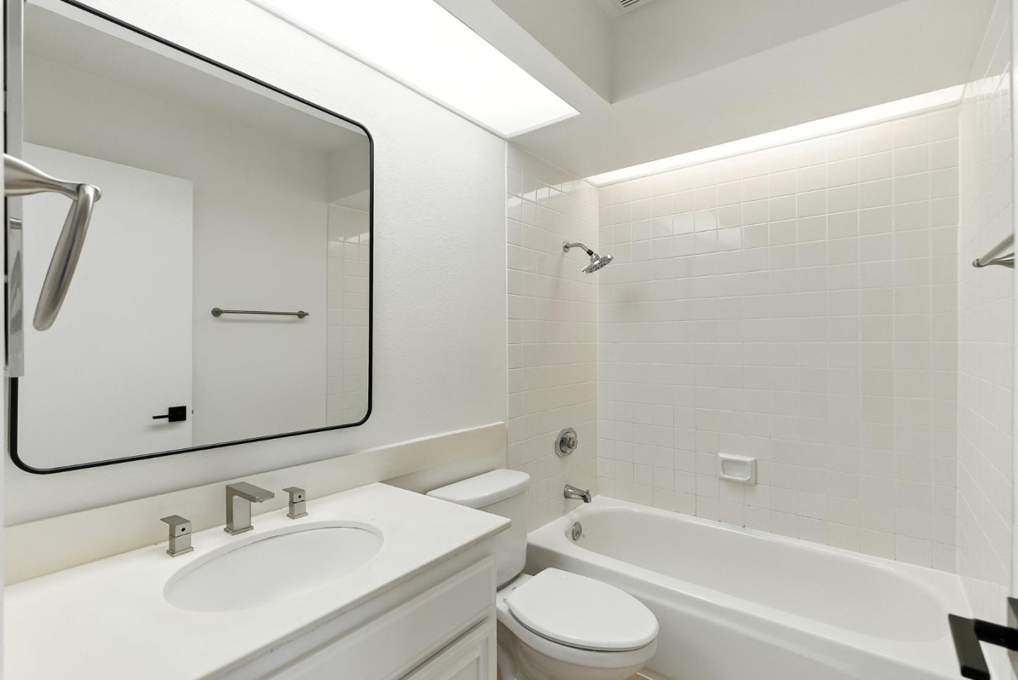 Detail Gallery Image 51 of 85 For 10 Azalea Ln, San Carlos,  CA 94070 - 2 Beds | 2/1 Baths