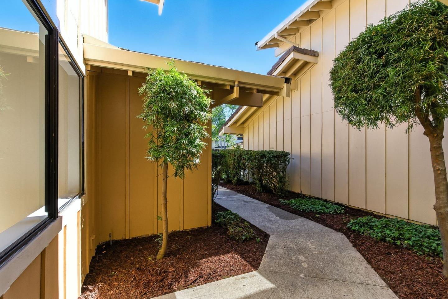 Detail Gallery Image 60 of 85 For 10 Azalea Ln, San Carlos,  CA 94070 - 2 Beds | 2/1 Baths