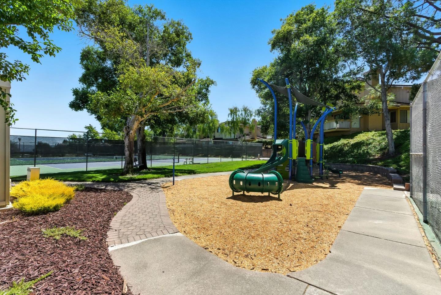 Detail Gallery Image 78 of 85 For 10 Azalea Ln, San Carlos,  CA 94070 - 2 Beds | 2/1 Baths