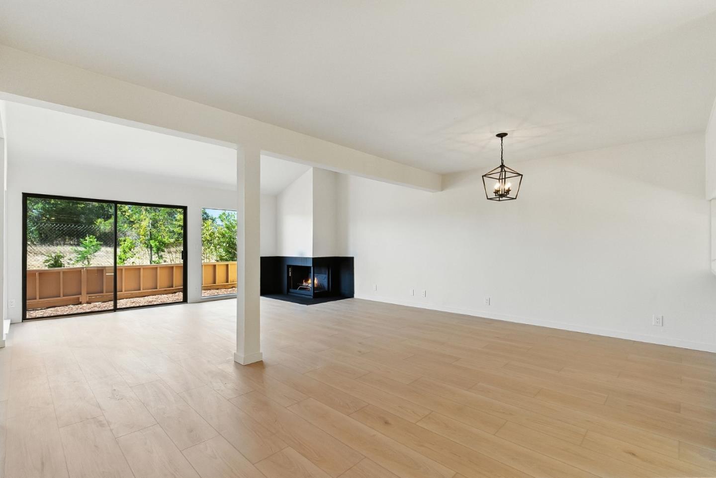 Detail Gallery Image 8 of 85 For 10 Azalea Ln, San Carlos,  CA 94070 - 2 Beds | 2/1 Baths