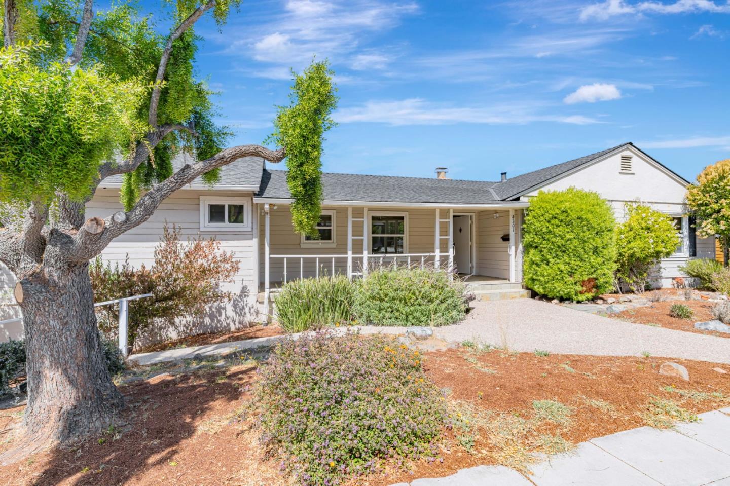 Detail Gallery Image 1 of 1 For 4301 Camden Ave, San Mateo,  CA 94403 - 3 Beds | 2 Baths
