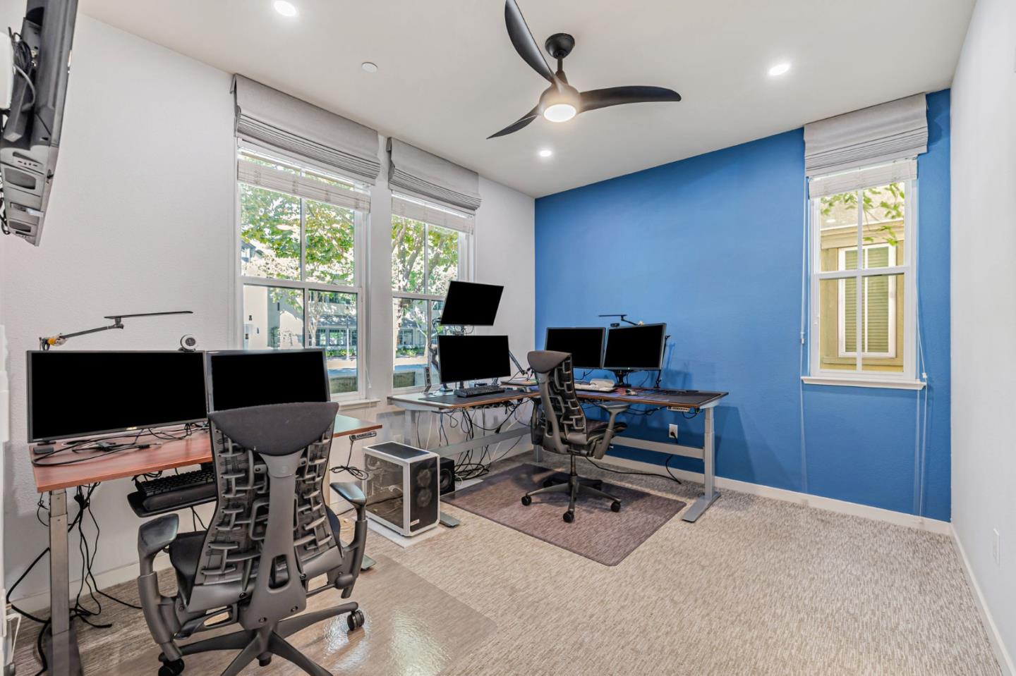 Detail Gallery Image 14 of 32 For 361 W Evelyn Ave, Mountain View,  CA 94041 - 3 Beds | 3/1 Baths
