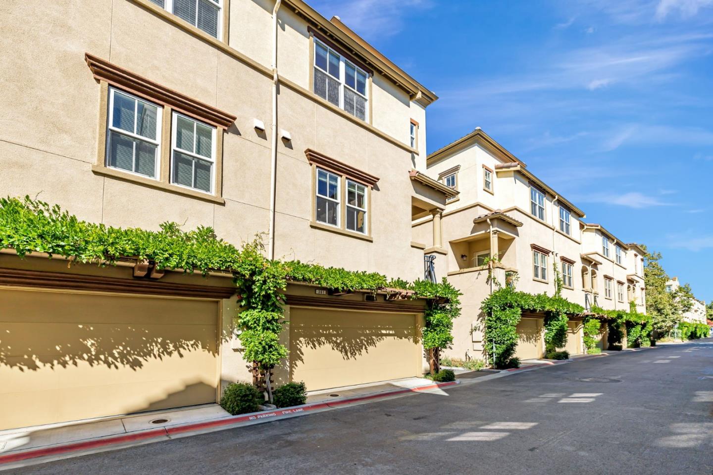 Detail Gallery Image 28 of 32 For 361 W Evelyn Ave, Mountain View,  CA 94041 - 3 Beds | 3/1 Baths