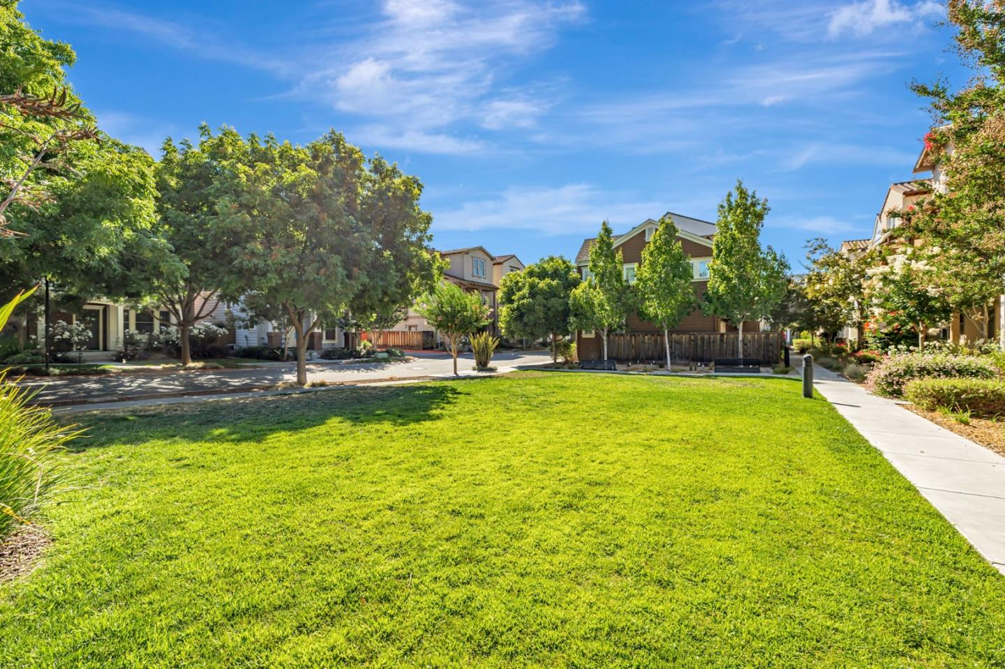 Detail Gallery Image 31 of 32 For 361 W Evelyn Ave, Mountain View,  CA 94041 - 3 Beds | 3/1 Baths