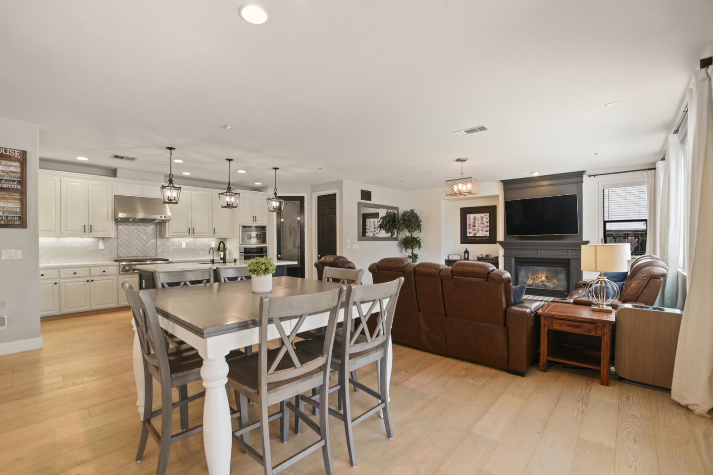 Detail Gallery Image 3 of 32 For 2264 Star Lilly Ct, Brentwood,  CA 94513 - 5 Beds | 4 Baths