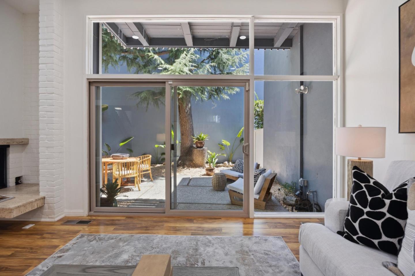 Detail Gallery Image 18 of 32 For 307 Carlos Ave, Redwood City,  CA 94061 - 3 Beds | 2/1 Baths