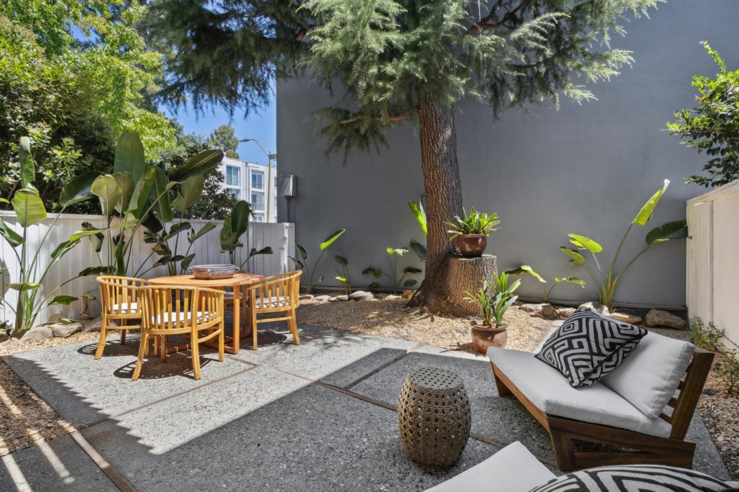 Detail Gallery Image 19 of 32 For 307 Carlos Ave, Redwood City,  CA 94061 - 3 Beds | 2/1 Baths
