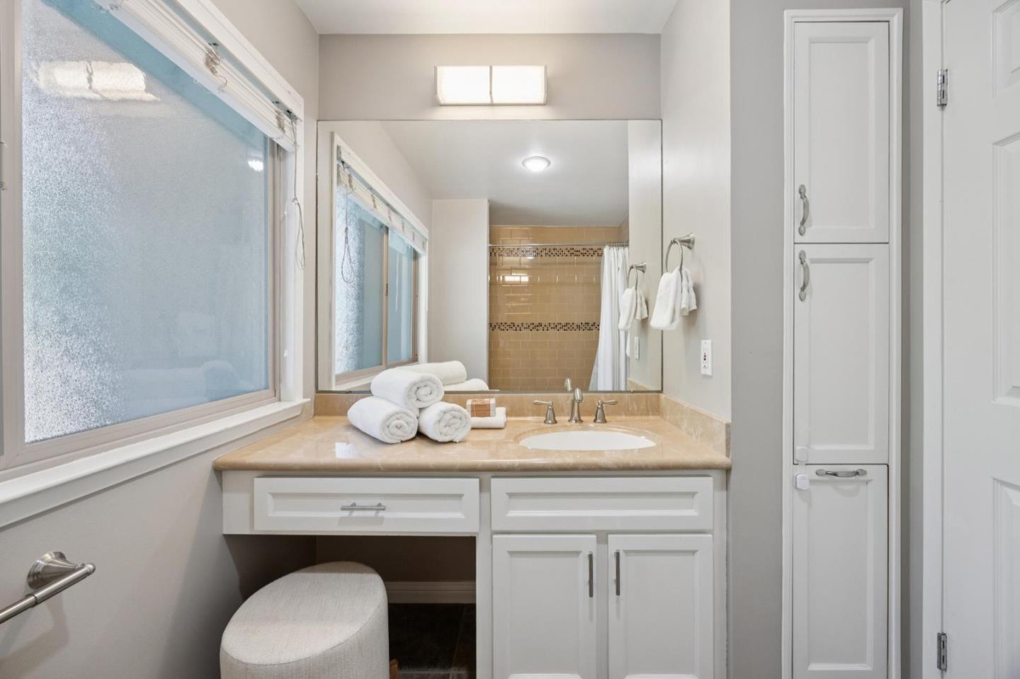 Detail Gallery Image 28 of 32 For 307 Carlos Ave, Redwood City,  CA 94061 - 3 Beds | 2/1 Baths